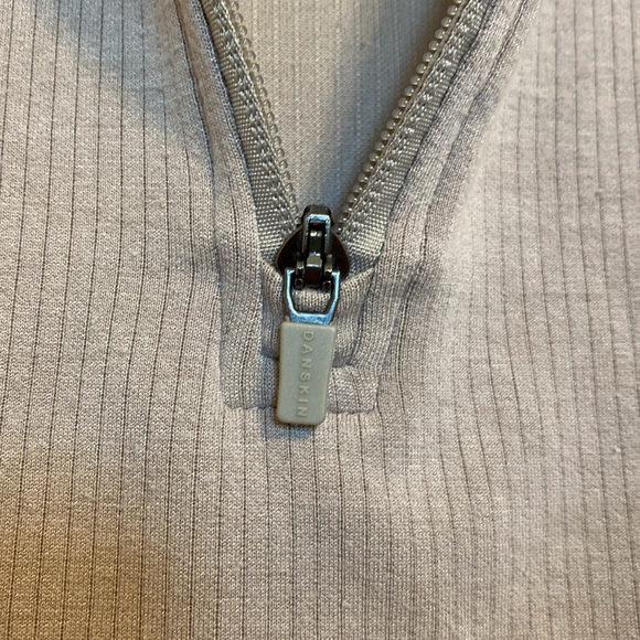 DANSKIN cropped long-sleeved taupe and cream ribbed sweatshirt - Picture 3 of 6